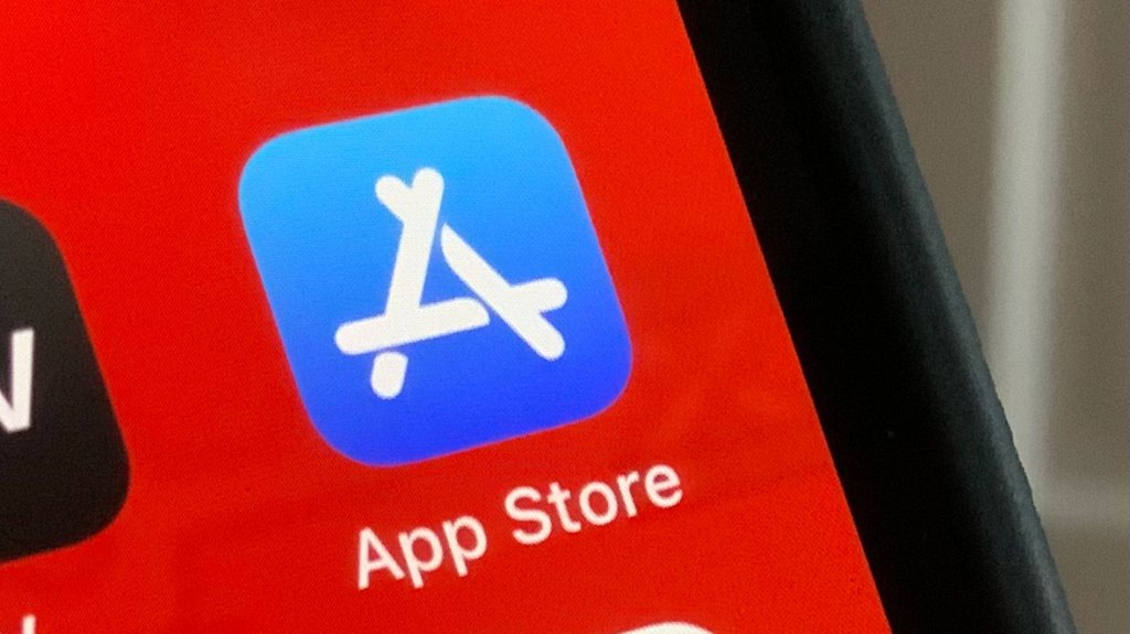 Apple Removes EU Apps Without Contact Information Under DSA Compliance